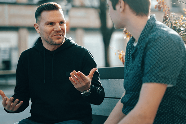 Nick van der Falk im Gespräch mit Betreiber über das Gamechanger System